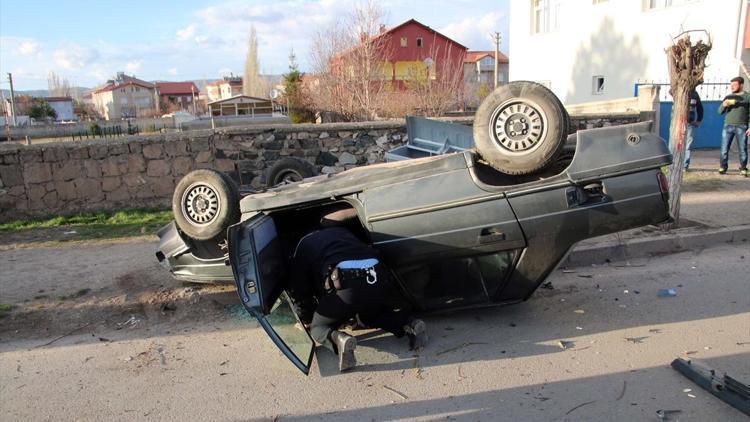 Sivasta trafik kazaları: 5 yaralı