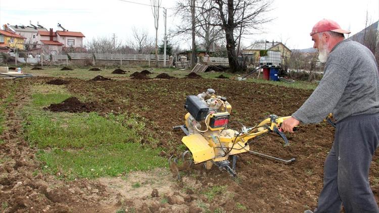 Seydişehir’de Bahçeler Çapa Motoru ile ürülüyor