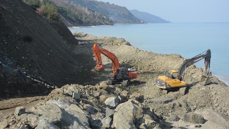 İneboluda heyelan ıslah çalışması