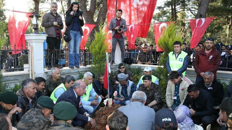 Şehit özel hareket polisi son yolculuğuna uğurlandı