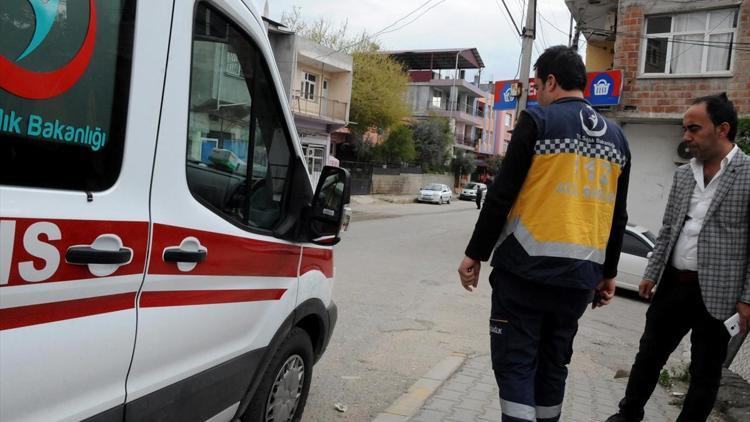 Osmaniyede park halindeki ambulansın lastikleri kesildi