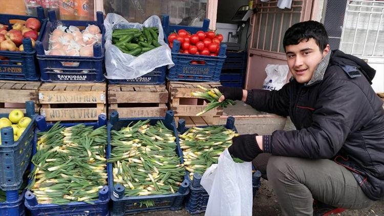 Baharın müjdecisi gülik pazara indi