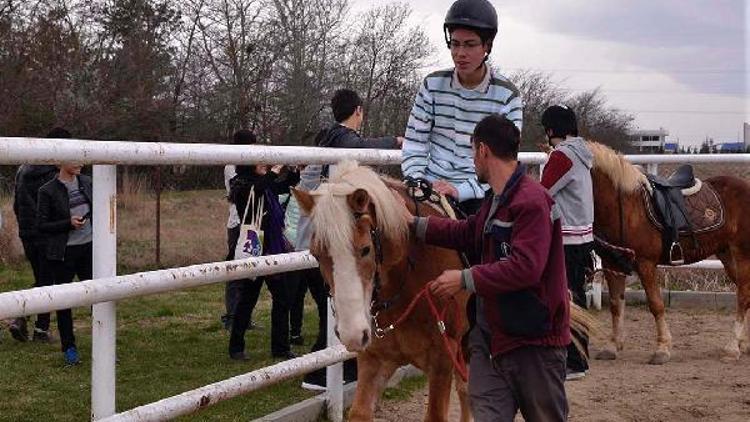 Meslek lisesi öğrencileri Doğal Yaşam Merkezinde