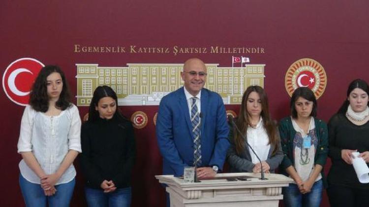 Hacettepede saldırıya uğradıklarını ileri süren öğrenciler Mecliste açıklama yaptı