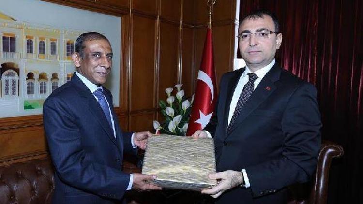 Hindistan Büyükelçisi İzmirde