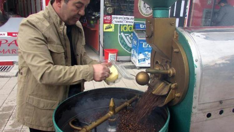Tereyağında kavrulmuş Türk kahvesi ilgi çekiyor