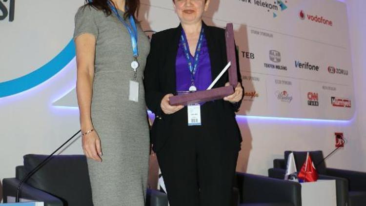 (Fotoğraflı Bülten Dağıtımı) Uludağ Ekonomi Zirvesi - Kadın Dostu Şirketler Ödüllendirildi