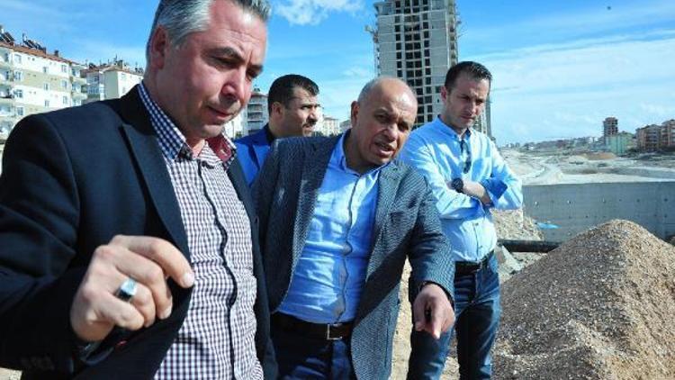 Karaman Belediye Başkanı Çalışkan, kavşak çalışmalarını inceledi