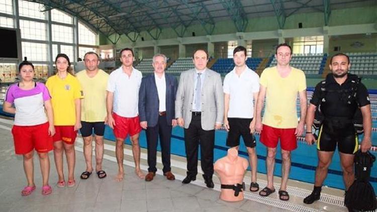 Orduda olimpik yüzme havuzunda cankurtaranlara eğitim verildi