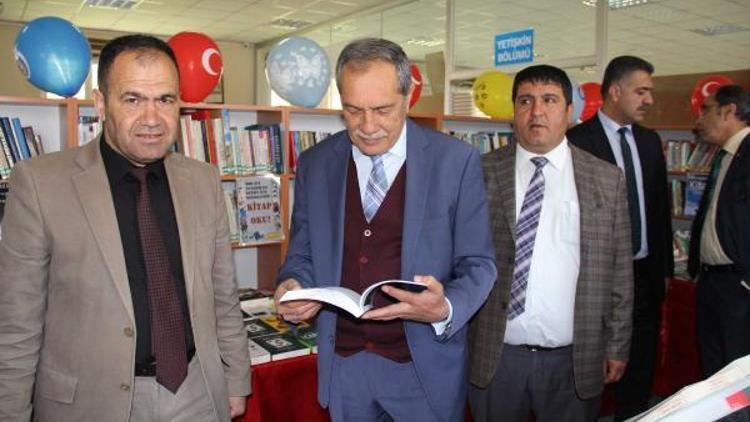 Başkan Özdemir, Kütüphane Haftası etkinliğine katıldı