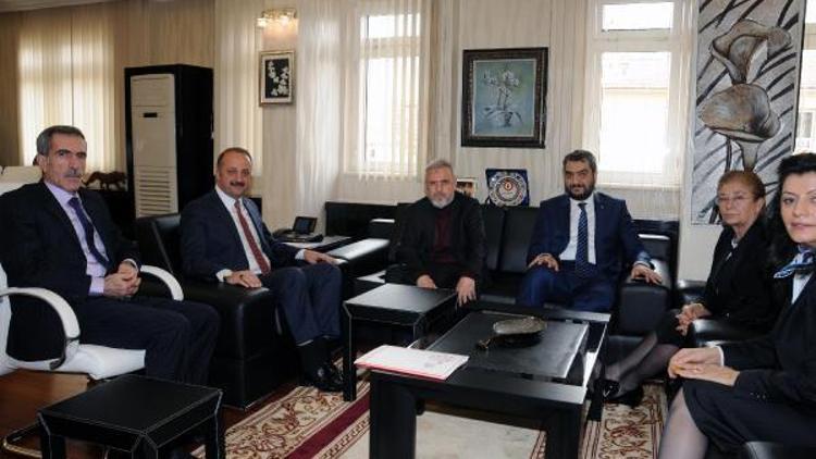 Türk Dünyası Parlamenterler Vakfından Akgüle ziyaret