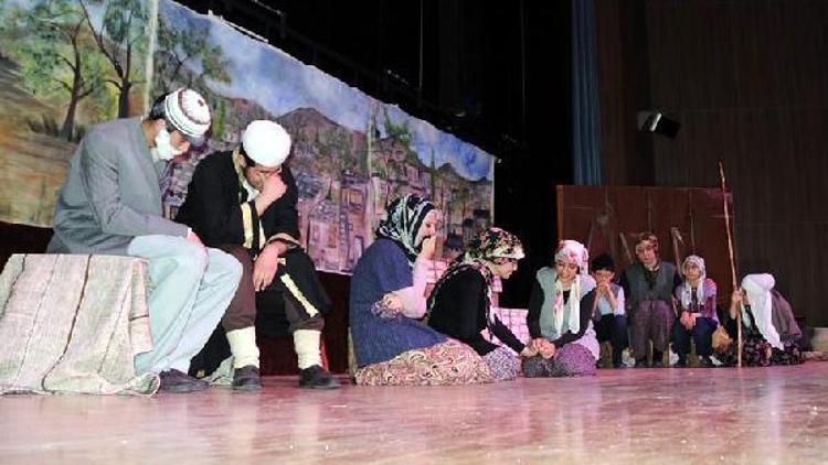 Yozgat Liseler arası ödüllü tiyatro festivali