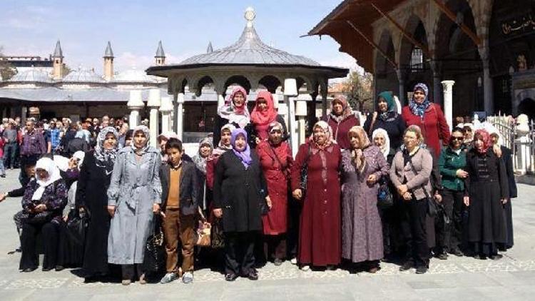 Kadınlar Mevlana Müzesini gezdi