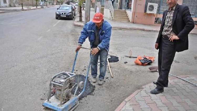 Gölbaşında asfalt yama çalışmaları sürüyor