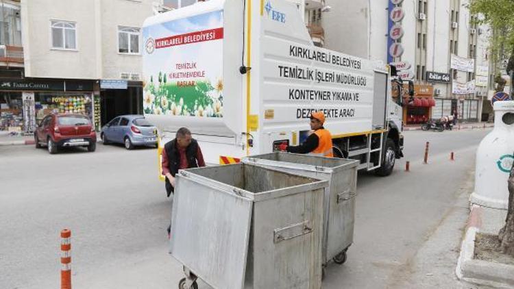 Kırklareli Belediyesi, çöp konteyner yıkama aracı aldı