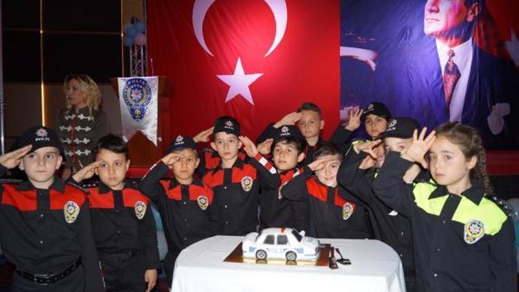 Kuşadasında polise 10 yeni araç