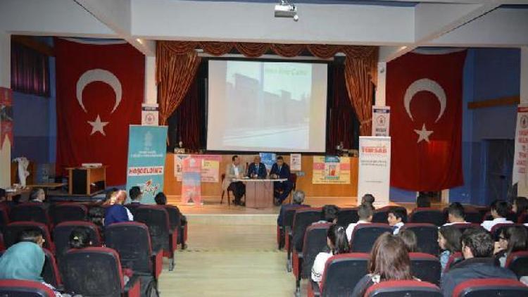 Turizm Haftasında öğrencilere konferans verildi