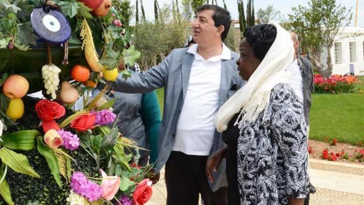 Ugandalı bakan, EXPO 2016 alanını gezdi