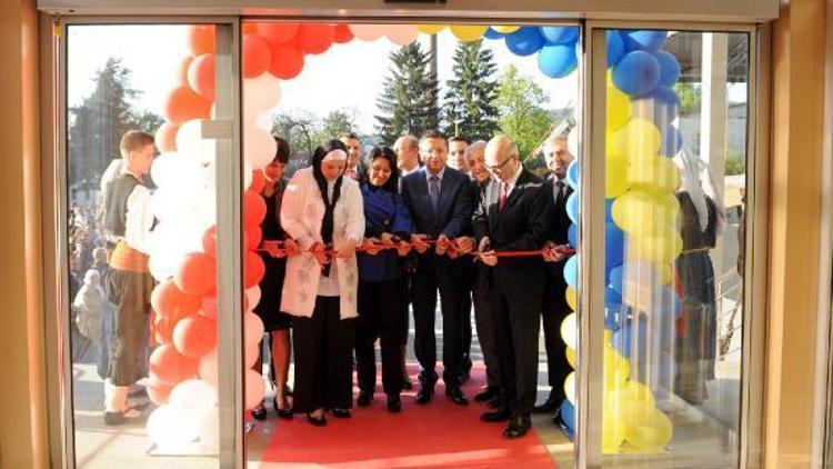 Altındağ Belediyesince Bosnaya yaptırılan kültür merkezi törenle açıldı