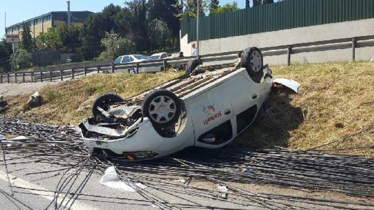 TIRdan yola saçılan demirler kazaya neden oldu: 1 yaralı