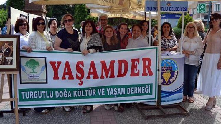 YAŞAMDERin resim sergisi ilgi gördü