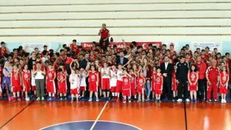 Basketbolun minik yıldızları, Türkiye Ligi Turnuvasında buluştu