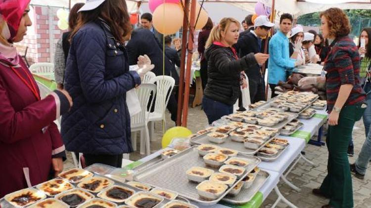 Öğrencilerden şehit aileleri için kermes