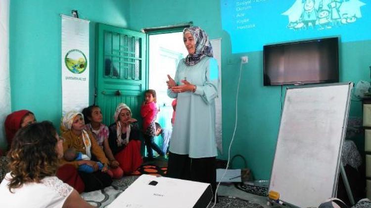 Halfetide kadın sağlık seminerleri veriliyor