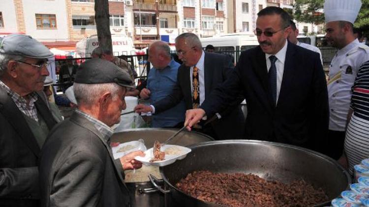 Tokatta 2 bin kişiye vakıf yemeği