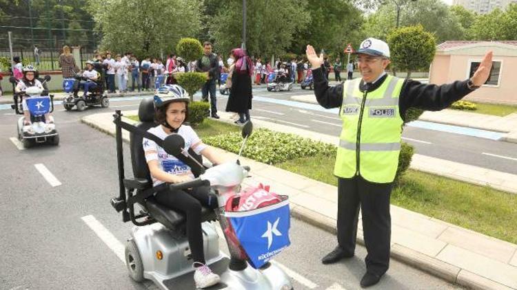 Öğrenciler, trafik kurallarını uygulamalı öğrendi