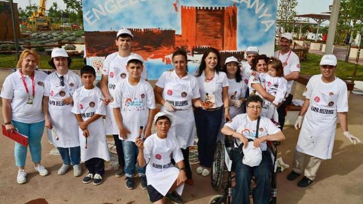 Engelli bireyler EXPO 2016da resim boyadı