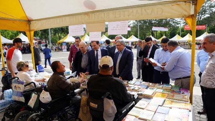 Engelsiz yaşam için farkındalık stantları kuruldu