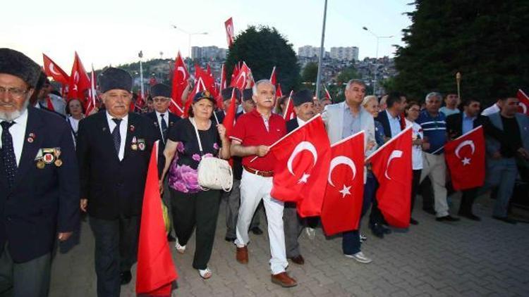 Bayraklı gençlik festivaline hazır