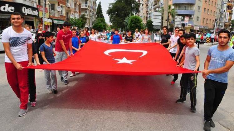 Gençlik Haftası kutlamaları yürüyüş ile başladı