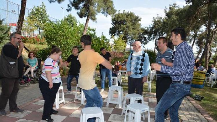 Engelsiz Yaşam Pikniği’nde gönüllerince eğlendiler