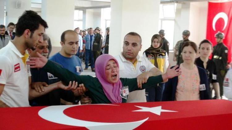 Nusaybin şehitleri Türkçe ve Kürtçe ağıtlarla uğurlandı