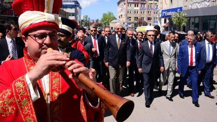 Bakan Bozkır: Türkiye Cumhuriyetini korkutamayacaksınız