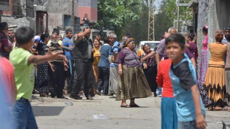 Conolar birbirine girdi, sokak savaş alanına döndü