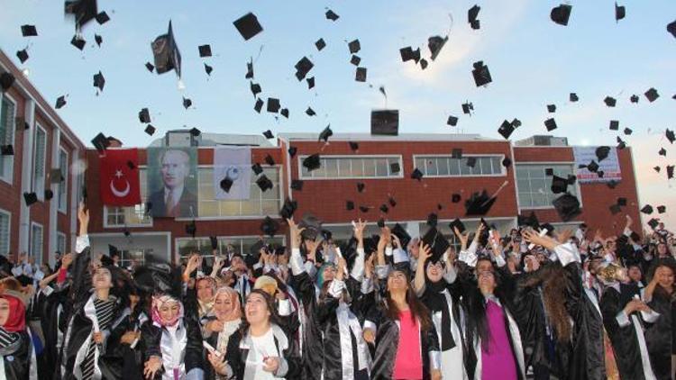 Adıyaman Üniversitesi’nden 638 öğrenci mezun oldu