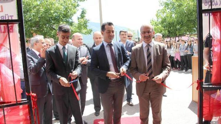 TUBİTAK 4006 Bilim Fuarına katılan projeler Artvin Anadolu Lisesinde sergileniyor