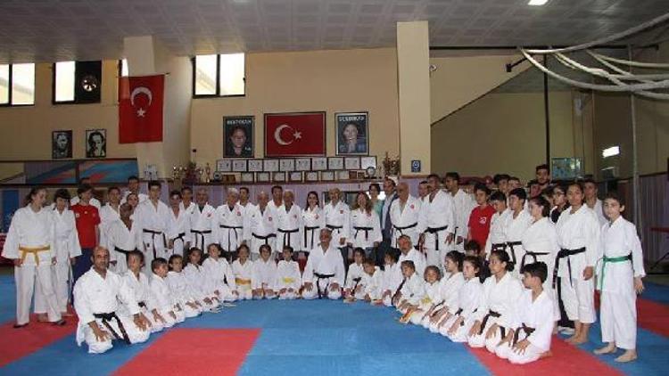 İzmirli yazarlar sporcularla buluştu