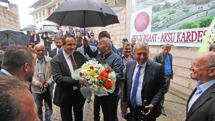 Giresun’da Cumhuriyet Meydanı dolmuş durakları otoparkı hizmete açıldı