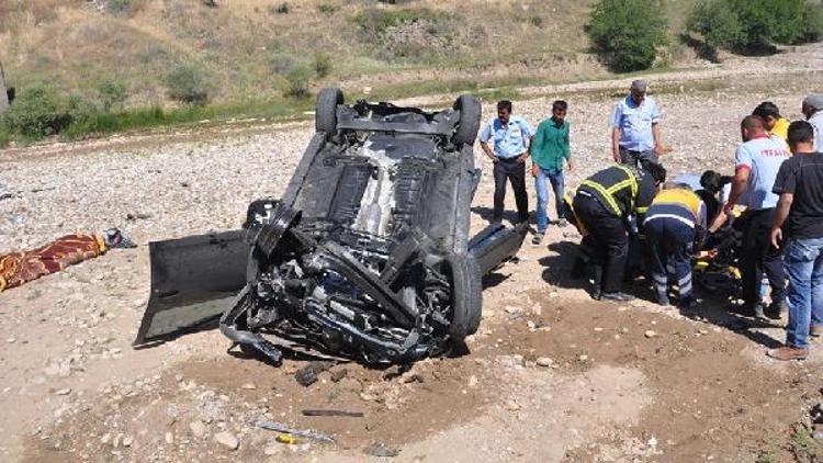 Kahtada cip dereye devrildi: 2 ölü, 3 yaralı