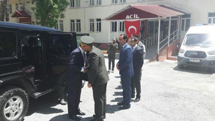 Bitlis Valisi Çınar, yaralı askerleri ziyaret etti