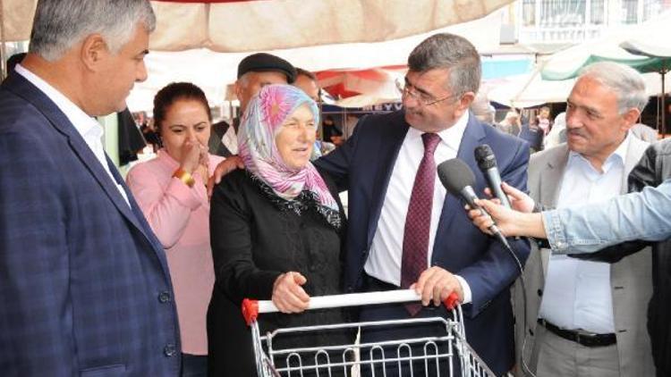 Niğdede semt pazarlarında pazar arabası uygulaması