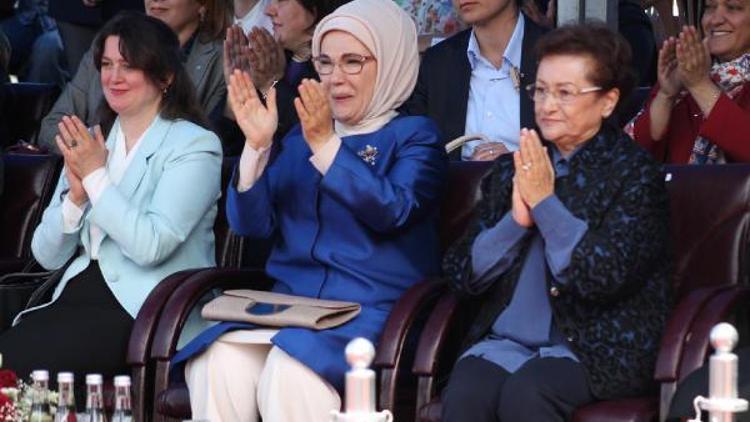 Emine Erdoğan: Kalplerimizdeki engelleri kaldırabilirsek, tüm engelleri daha rahat aşabiliriz