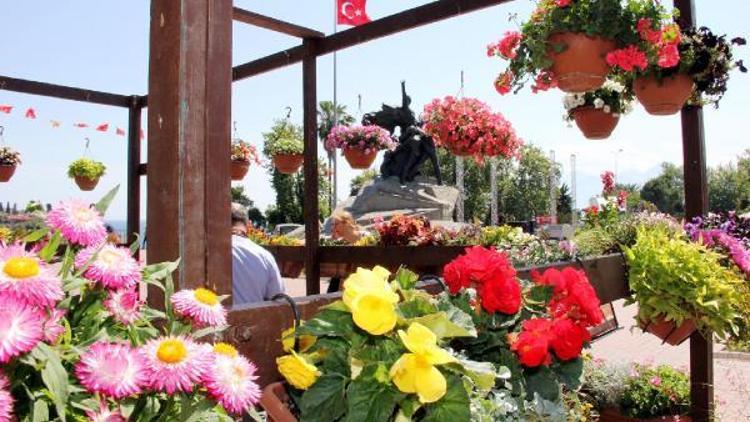 Antalya Çiçek Festivali başladı