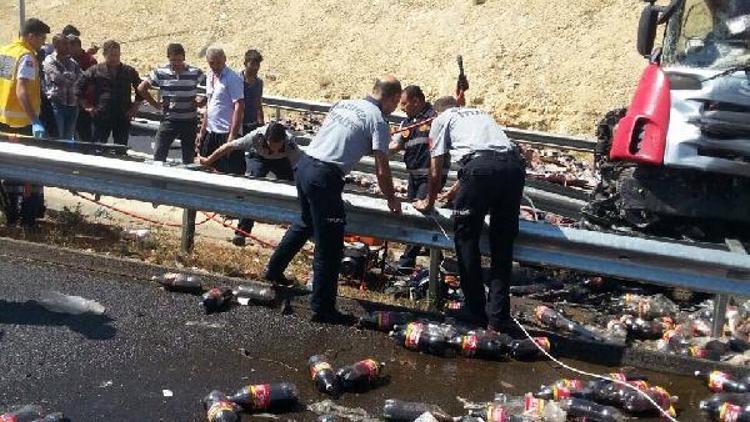 Meşrubat taşıyan TIR kaza yaptı: 1 yaralı