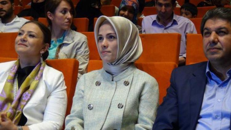 Esra Albayrak: Yüzlerce çocuğu annesiz, ninnisiz, babasız bırakan savaşları kınıyorum