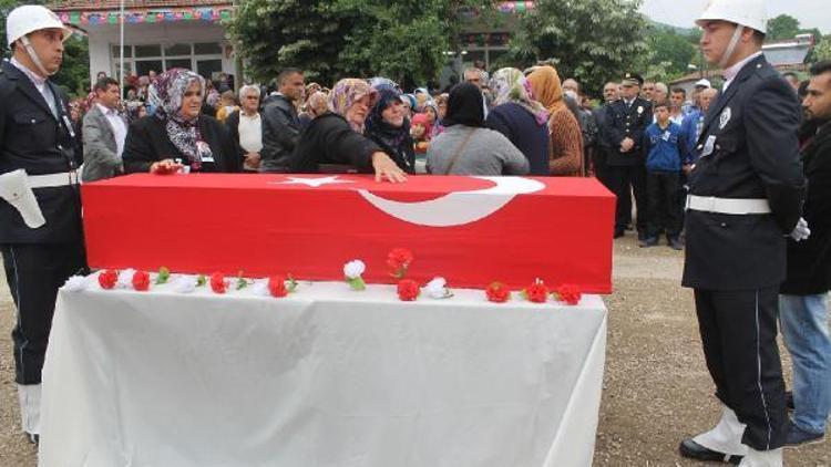 Şehit polis, son yolculuğuna uğurlandı